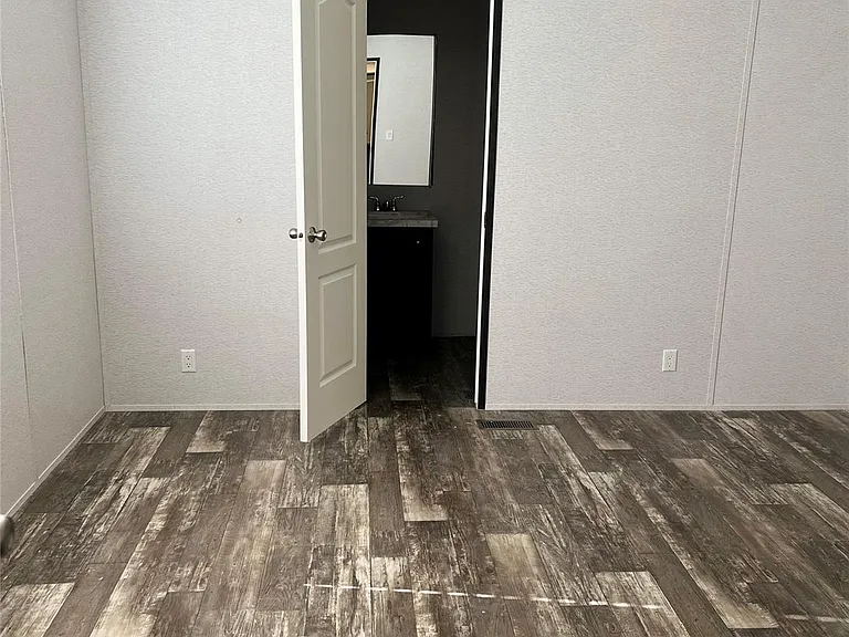 310 Pashun Ln — Photo 7
