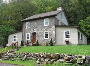 2115 Walters Rd, Green Lane, PA 18054