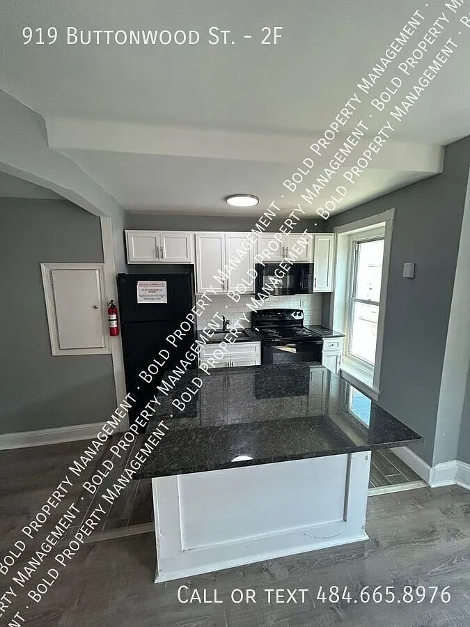 Renovated 1 Bedroom 1 Bathroom Apt. — Photo 2