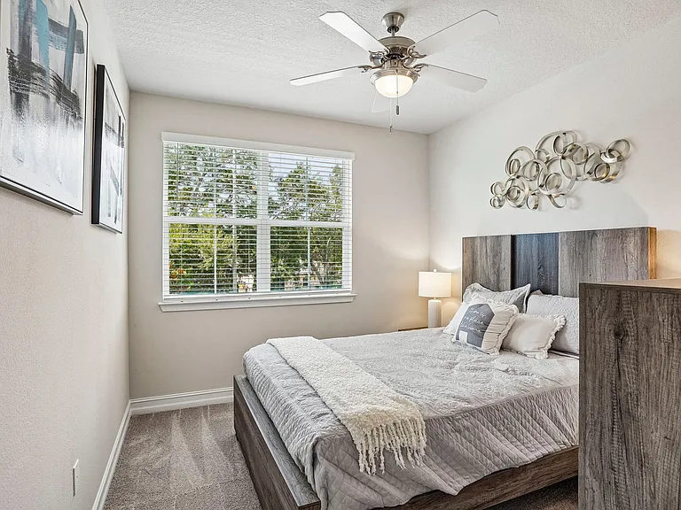 Lake Tavares Apartments — Photo 39