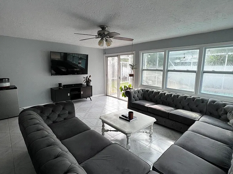 4038 Prado Dr — Photo 7