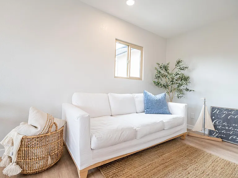 3718 Nile St — Photo 3