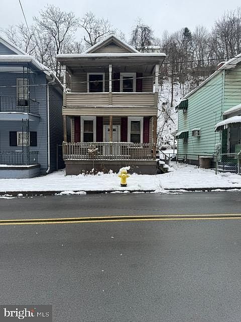 1st image of 300 3rd St