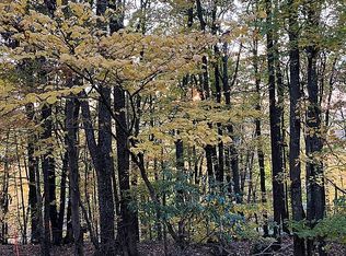 123 Eastwood Dr, Greentown, PA 18426