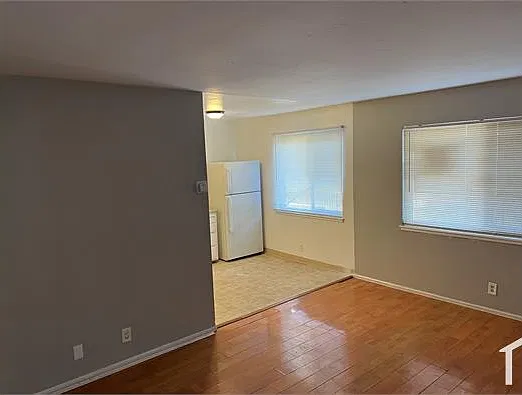 2 bed, 950 sqft, $2,650 — Photo 3
