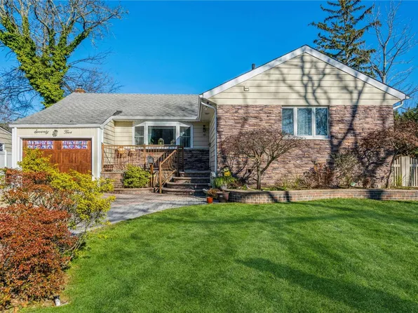 75 N Strathmore Street, North Woodmere, NY 11581
