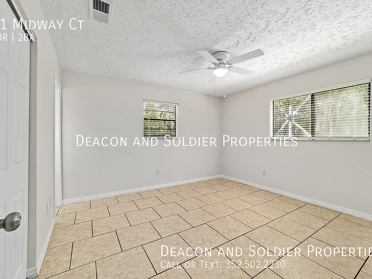 11 Midway Ct — Photo 16