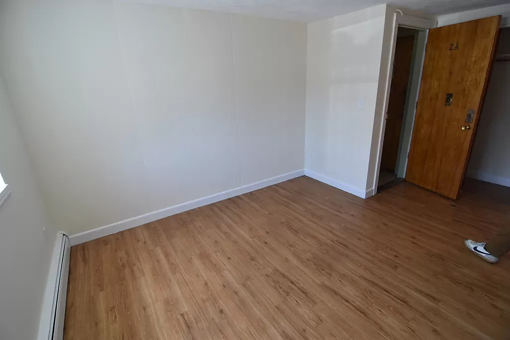 1 bed, 9999 sqft, $2,100 — Photo 2