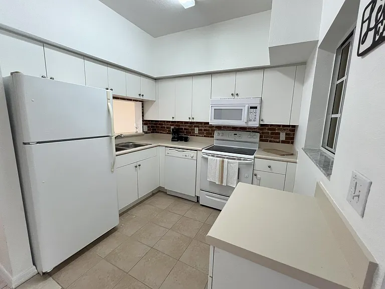8407 Bernwood Cove Loop #508 — Photo 18