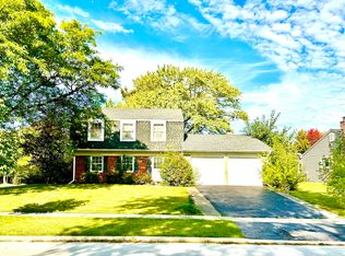 120 Wilmslow Ln, Schaumburg, IL 60194