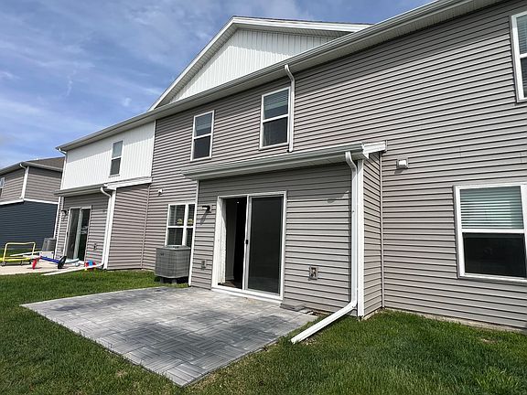 2nd image of 2564 SE Morningdew Dr