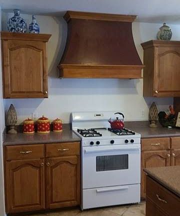 4th image of 1013 Rosewood Dr