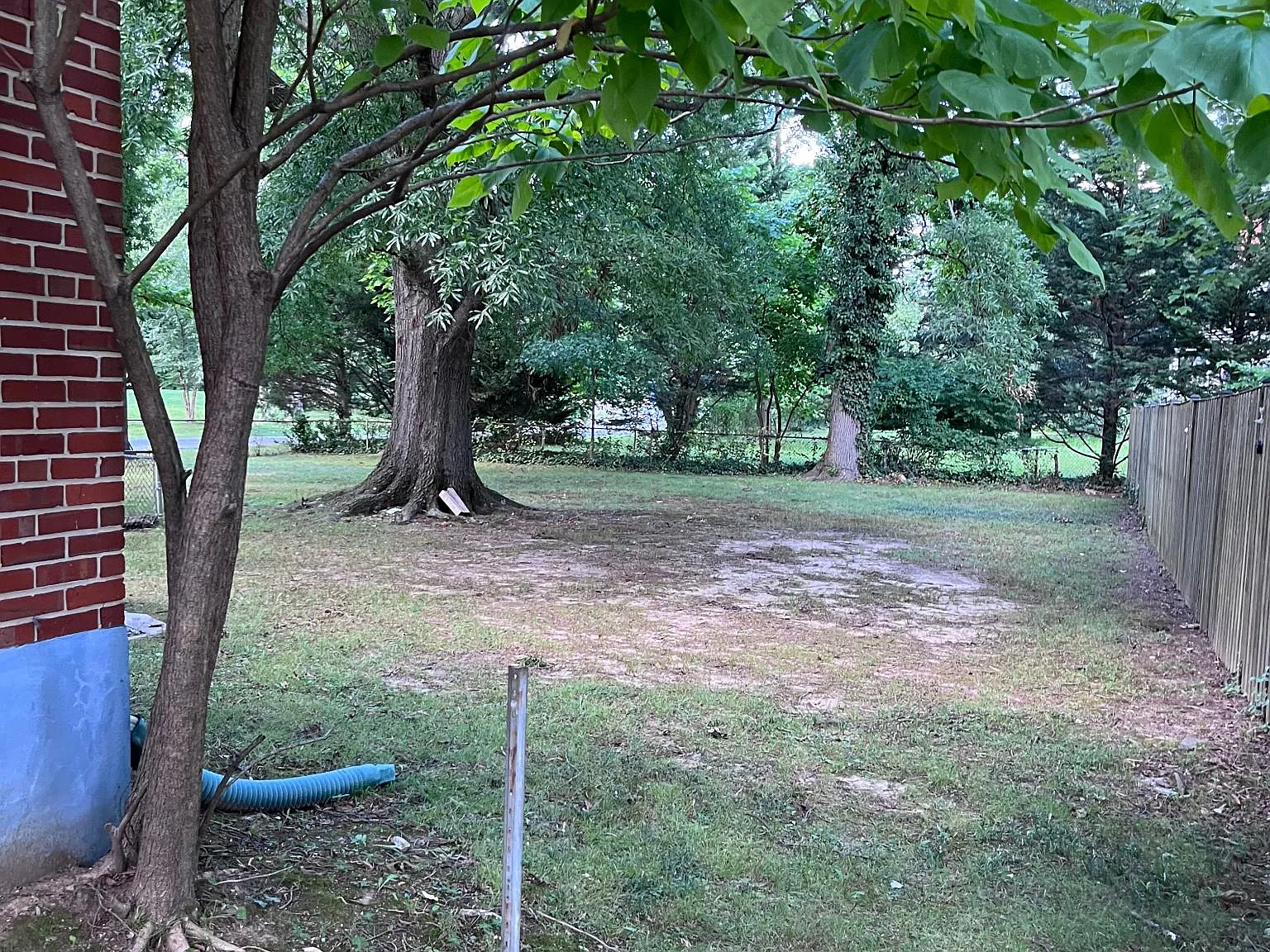 8 bed, 1448 sqft, $5,830 — Photo 2