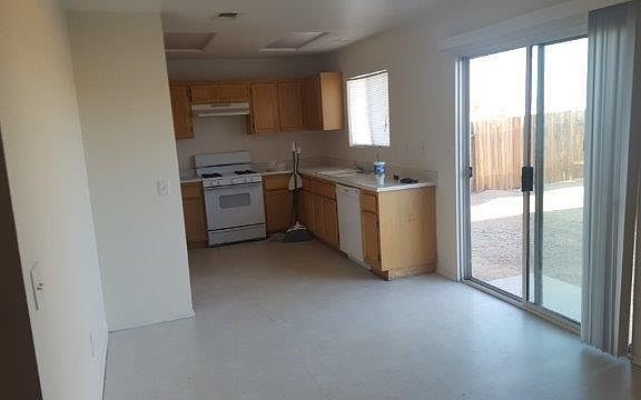 5th image of 13493 Merry Oaks St