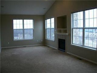 2nd image of 16142 Linden St