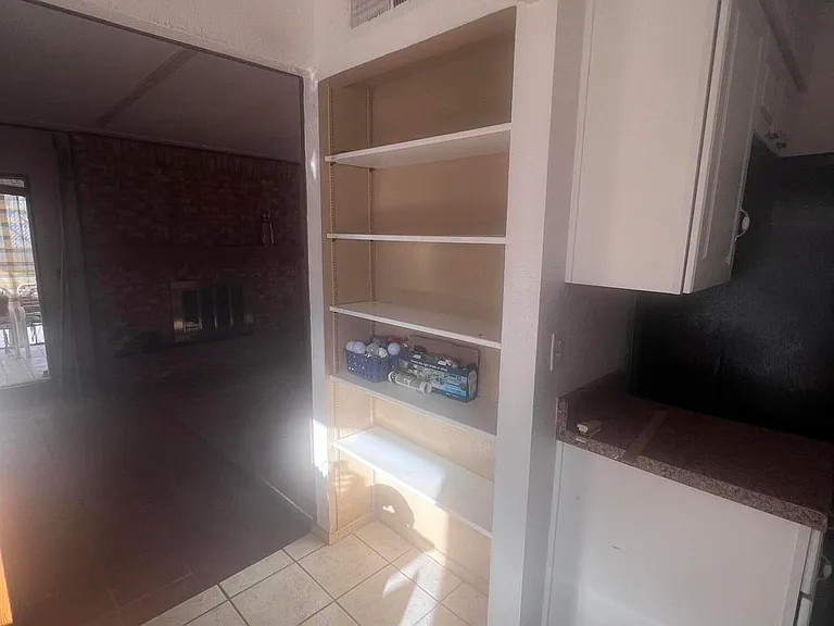 5017 McCormick Ln — Photo 4