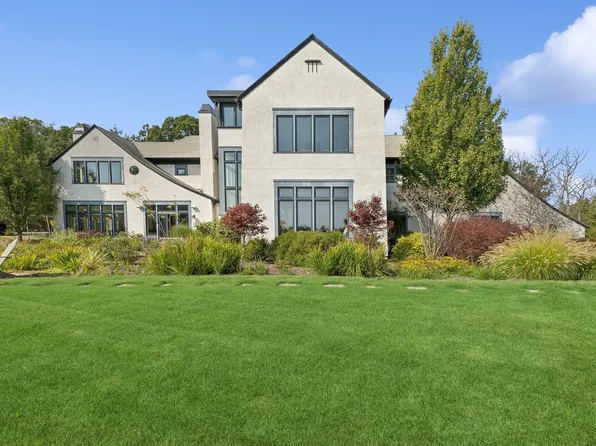 300 E Blodgett Ave, Lake Bluff, IL 60044