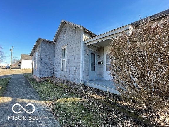 2nd image of 1331 Sycamore St