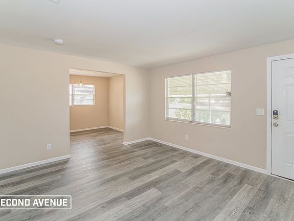 5th image of 293 Bonnlyn Dr