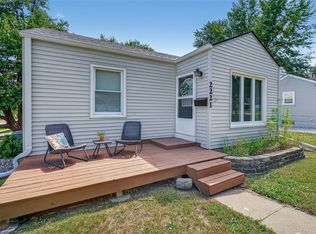 2221 33rd St, Des Moines, IA 50310