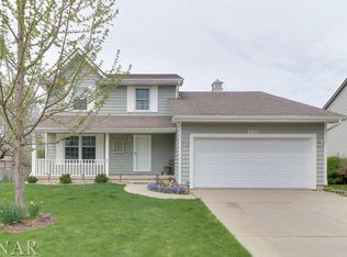 1210 Bancroft Dr, Bloomington, IL