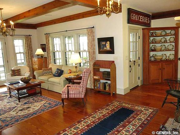 5th image of 857 W Lake Dr