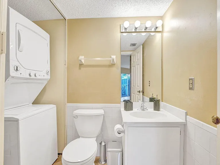 260 Seabreeze Cir — Photo 6