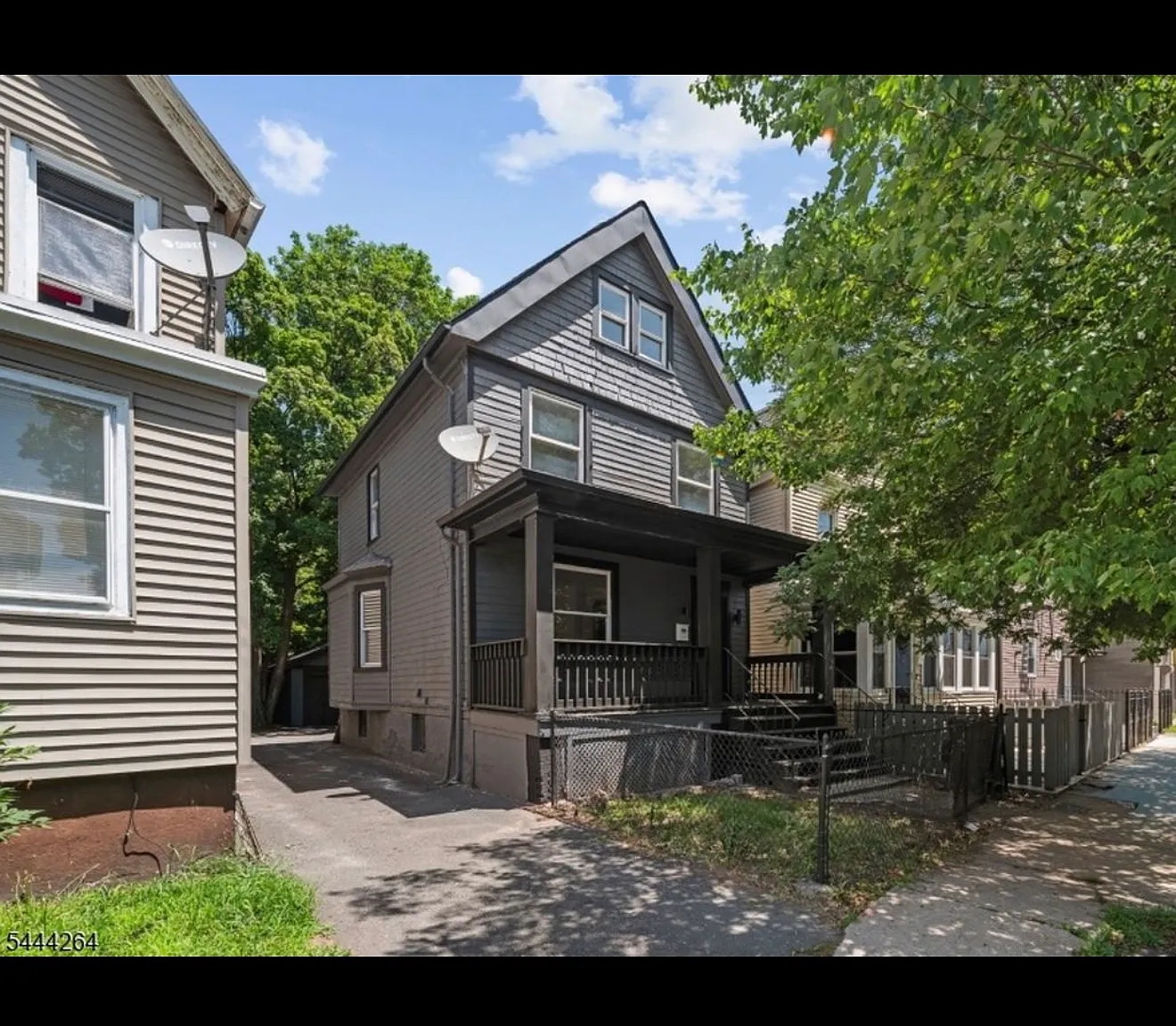 4 bed, $2,950 — Photo 2