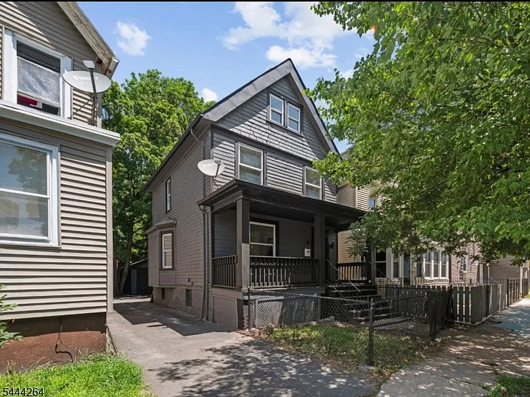 12 Clifford St — Photo 2
