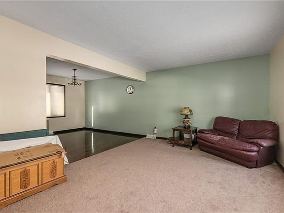 3rd image of 6230 Orchard Hill Blvd
