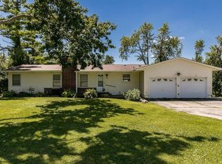 5601 Beverly Rd SW, Cedar Rapids, IA 52404