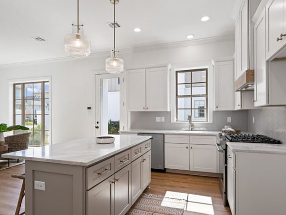 4th image of 115 Gaunt Ln #803