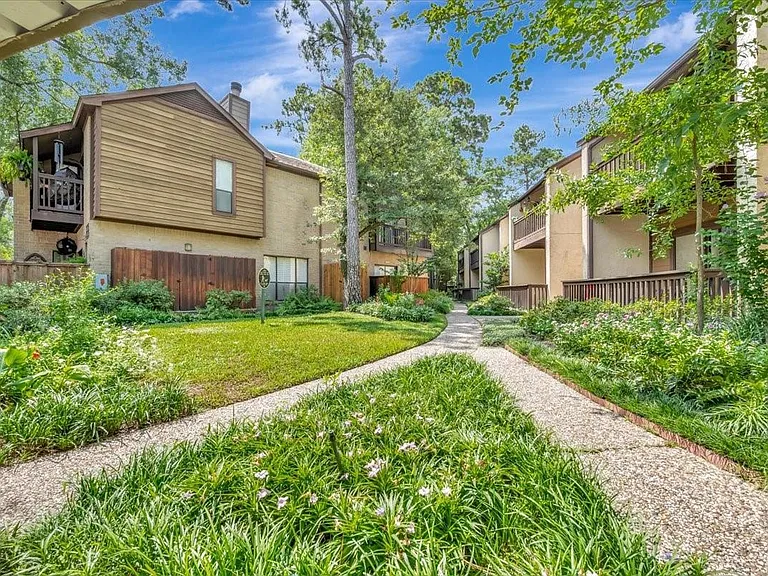 11711 Memorial Dr #135 — Photo 35