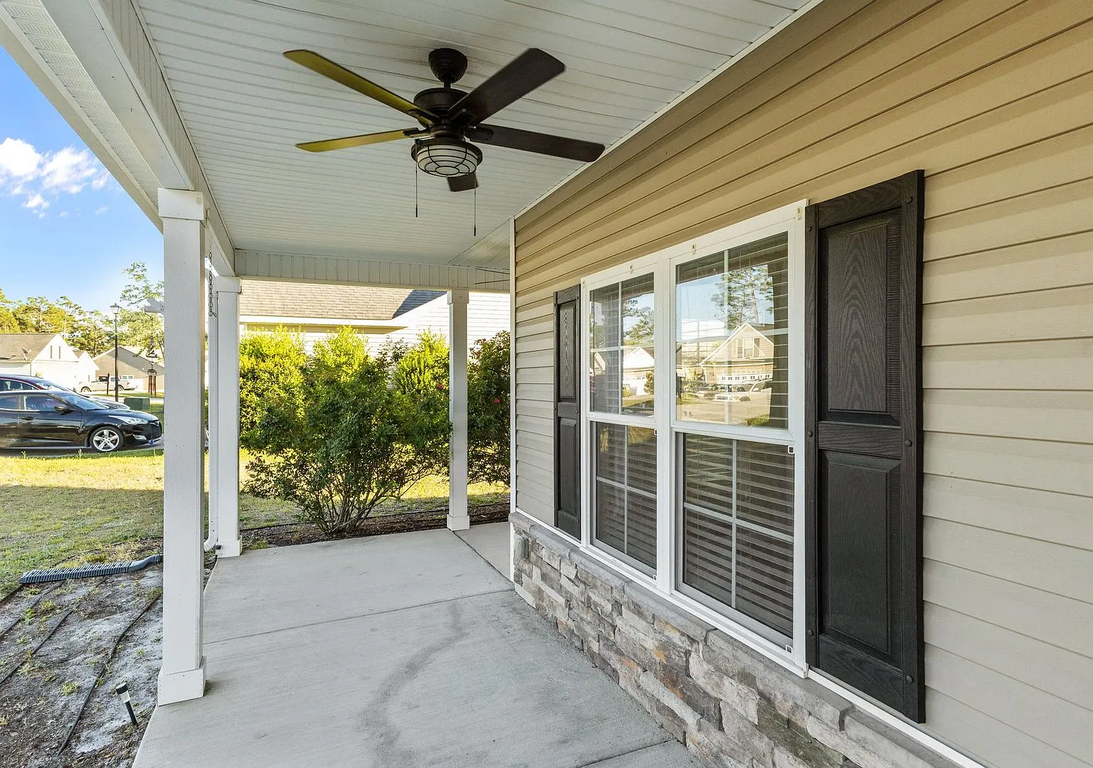 319 Inverness Drive — Photo 4