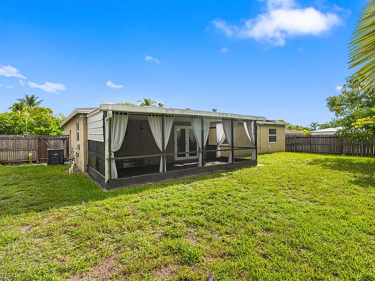 4784 Alfresco St — Photo 13
