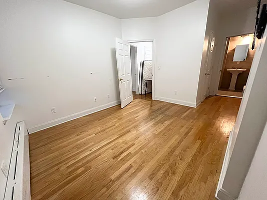 Rented by Amin Property Group Inc | media 16