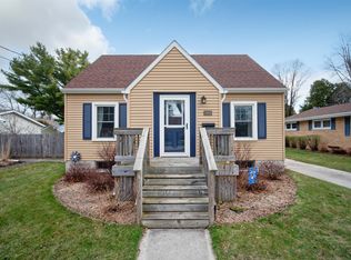 1934 32nd St, Two Rivers, WI 54241