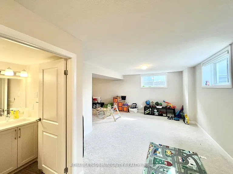 1042 Parabolica Way — Photo 29
