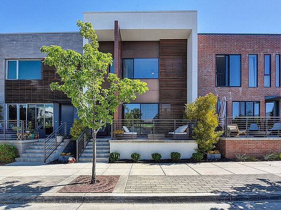 Front/Street View