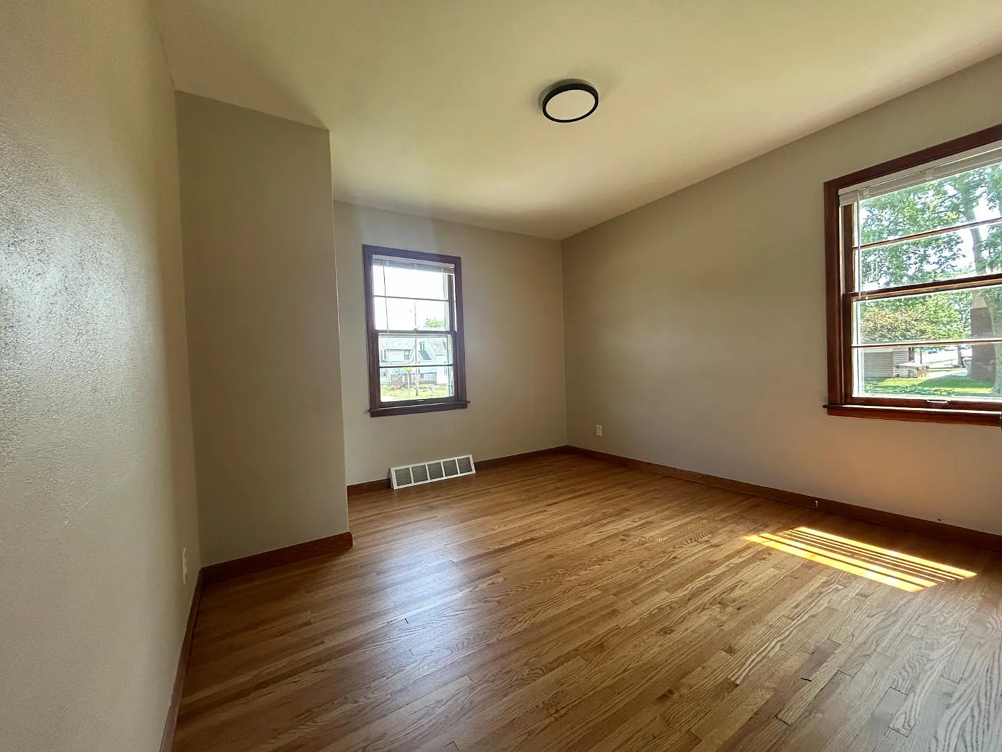 307 North Walnut Street — Photo 3