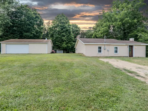 51920 Lawrence Rd, Marcellus, MI 49067