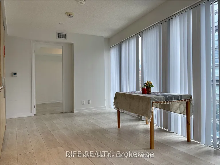 60 Shuter St #1711 — Photo 4