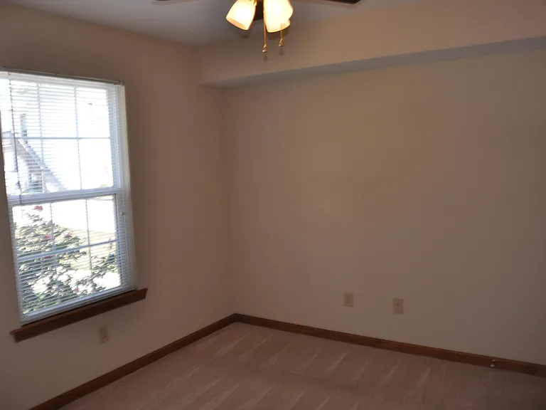 4827 Crown Point Pl #B — Photo 10