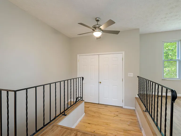1908 Plumb Creek Cir — Photo 5