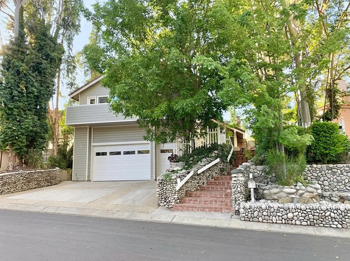 5 bed, 3342 sqft, $7,000 — Photo 1