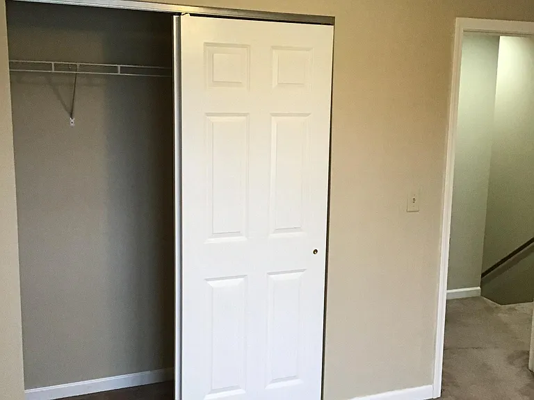 48 N Plains Rd #A — Photo 5