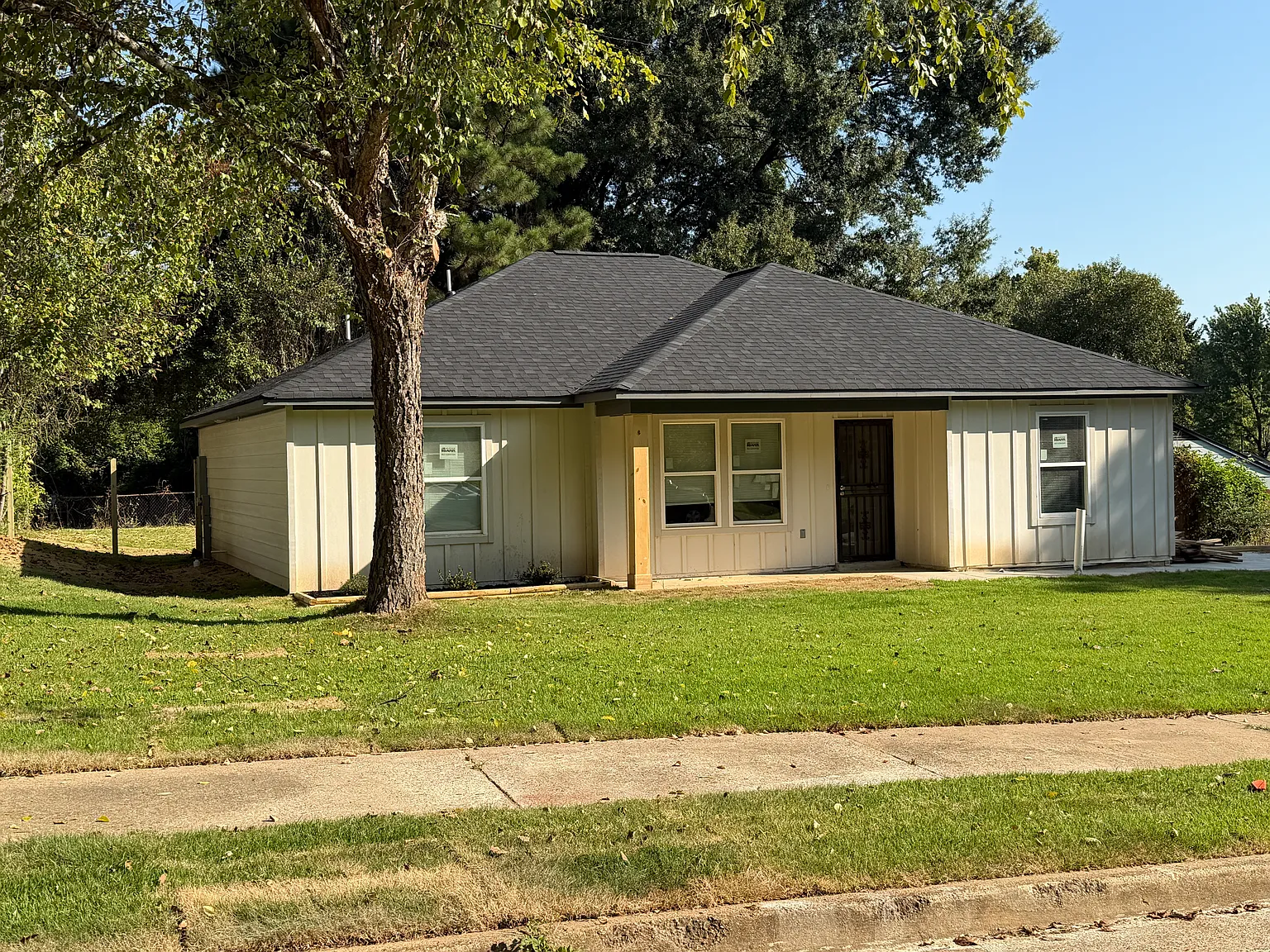 4 bed, 1800 sqft, $1,895 — Photo 3