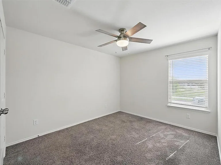 837 Amberwood Ct — Photo 27