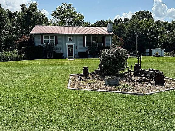 2nd image of 2884 Tick Ridge Rd