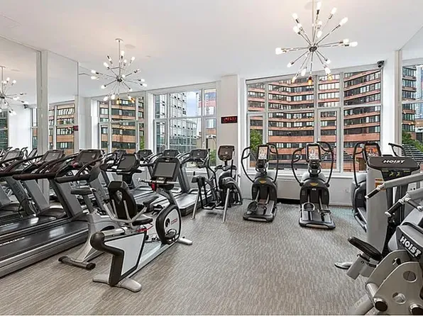 635 West 42nd Street image 16 of 26